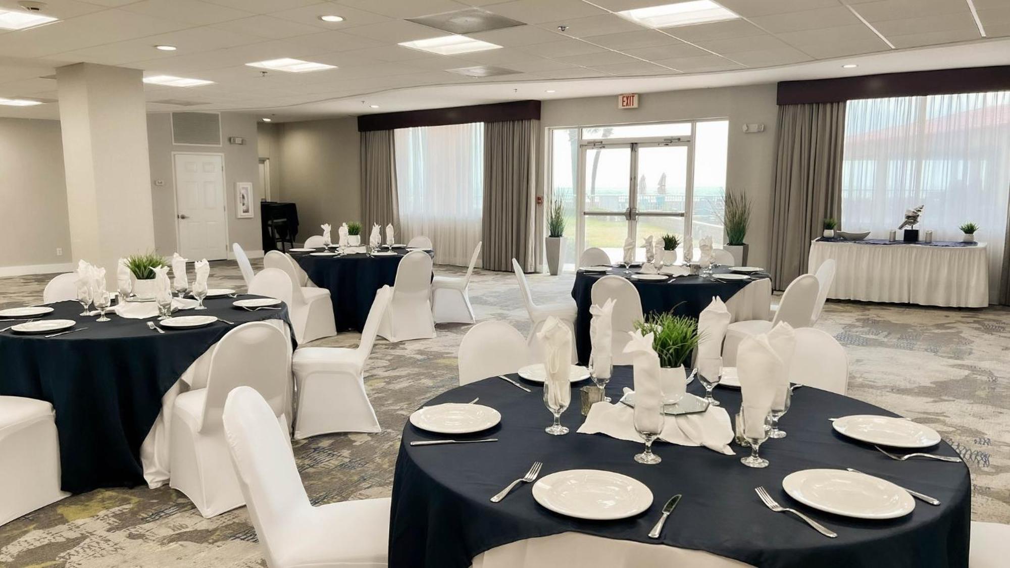 Holiday Inn Hotel & Suites Daytona Beach On The Ocean By Ihg Bagian luar foto