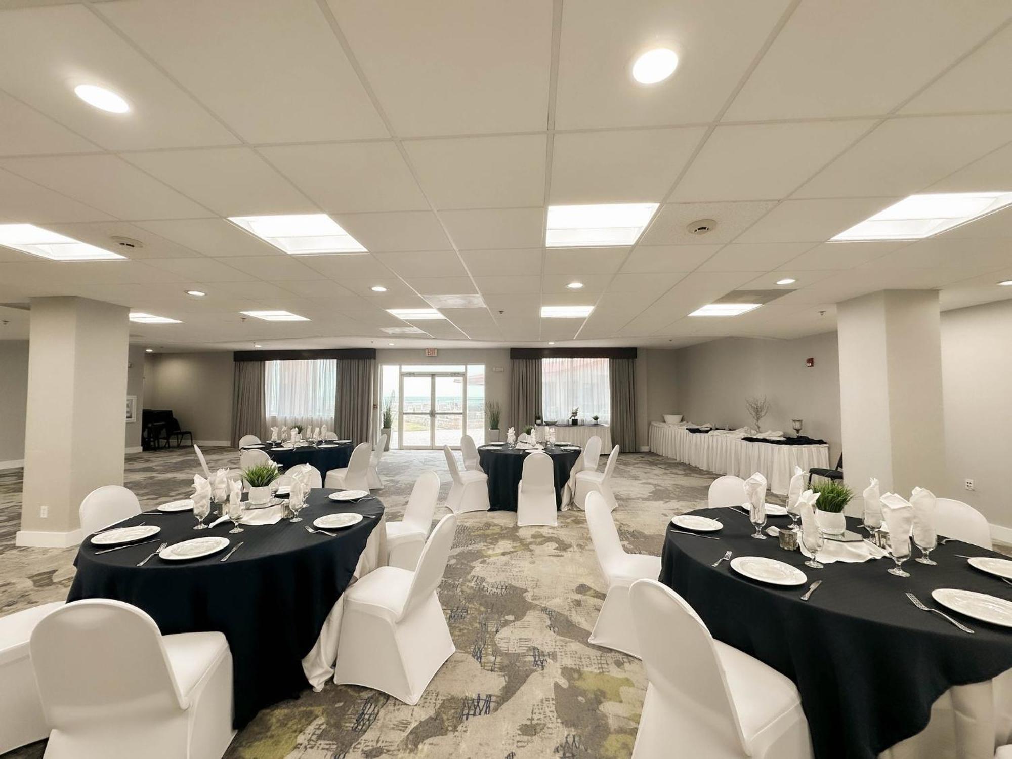 Holiday Inn Hotel & Suites Daytona Beach On The Ocean By Ihg Bagian luar foto