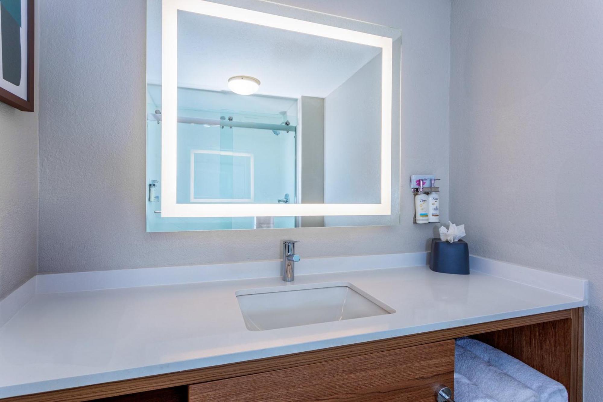 Holiday Inn Hotel & Suites Daytona Beach On The Ocean By Ihg Bagian luar foto